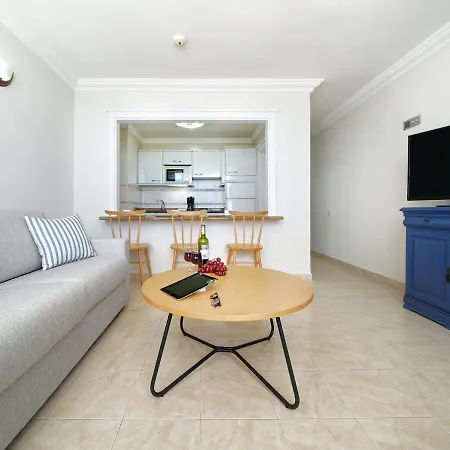 One Bedroom With Ocean View, Wifi And Pool شقة
